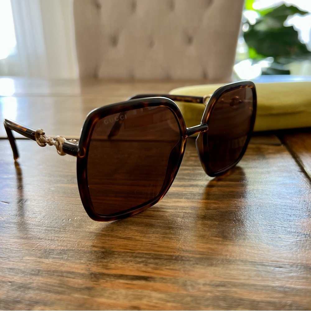 GUCCI sunglasses